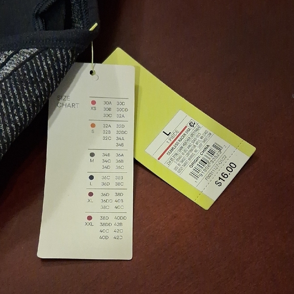 Two All In Motion Sports Bras Size Large, Light‎ Grey, and Dark Heather Grey New - Picture 6 of 7